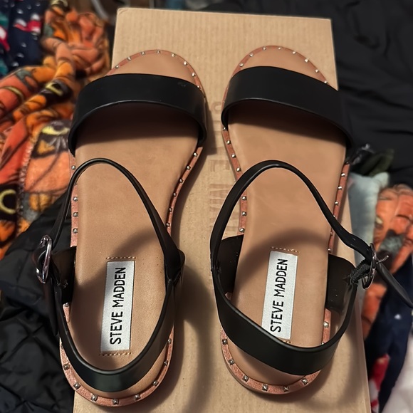 Steve Madden sandals - Picture 2 of 3